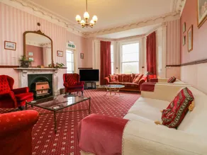 Family-friendly cottage with garden | Beach view | Beach nearby | Pet-friendly - Image 3