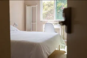 Big dedicated room | Next to the beach - Image 4
