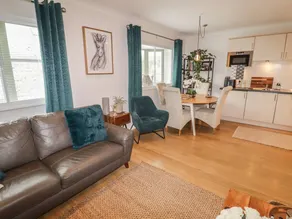 Fully equipped nice cottage with garden - Image 5