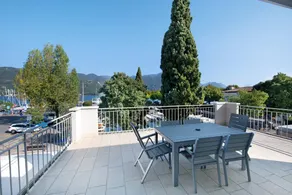 Fully equipped holiday apartment with terrace | Lake view | Close to the beach | Pets are welcome - Image 2
