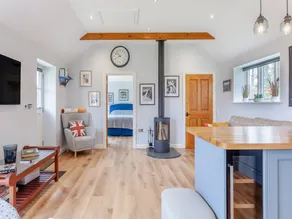 Children-friendly lovely cottage with barbecue, terrace & garden | River view | Pet-friendly - Image 5