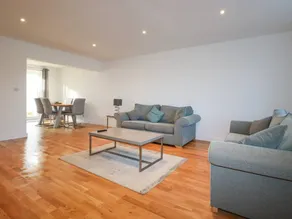 Cottage with barbeque & garden | Beach view - Image 3