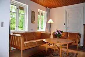 Holiday home with terrace & garden - Image 2