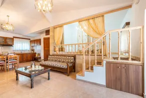 Beautiful studio with terrace, barbeque & fast internet | Garden view - Image 3