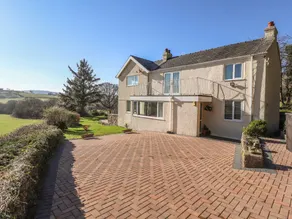 Child-friendly cottage with garden - Image 2