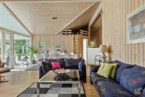 House with terrace, sauna & hot tub - Image 3