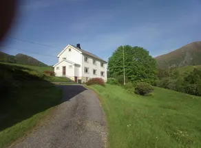 Alojamiento rural con 4 dormitorios para 8 personas - Image 2