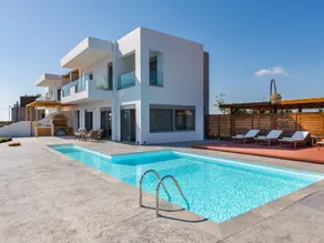 House with terrace, garden & barbeque | Nature view - Image 3