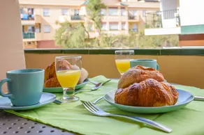 Fully equipped wonderful flat with fast internet & pool | Garden view | Next to the beach - Image 4