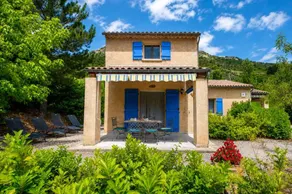 Fully equipped holiday apartment with terrace, pool & garden | Mountain view - Image 3