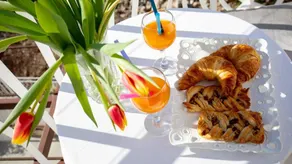 Fully equipped charming apartment with terrace | Next to the beach - Image 2