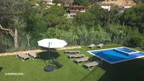 Familienfreundliches wunderschönes Ferienhaus mit Whirlpool, Garten und Terrasse | Bergblick | Perfekt für die Arbeit von Zuhause | Haustiere erlaubt - Image 2