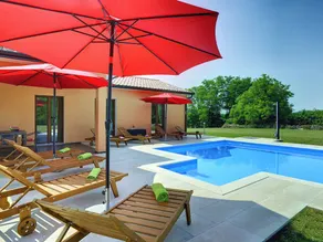 Holiday home with terrace, private pool & barbecue - Image 5