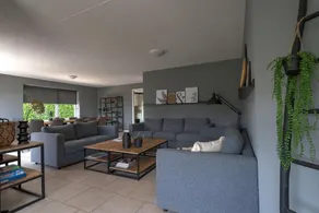 Merveilleuse villa adaptée aux familles avec piscine, sauna et jardin | Vue nature - Image 2