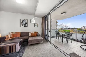 Appartement de vacances avec barbecue, jacuzzi et piscine | Proche St John's Cathedral - Image 2