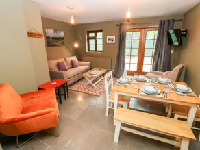 Family-oriented cottage with jacuzzi & garden | Pets are welcome - Image 3