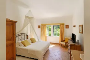 Maison de campagne entièrement équipée avec jardin, piscine privée et internet haut débit | Vue jardin | Avec animaux autorisés - Image 3