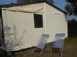Child-friendly tent with terrace & heated pool | Pets are welcome - Image 4