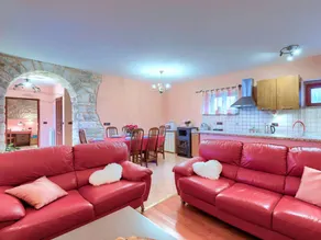 Family-friendly holiday home with private pool & BBQ - Image 5