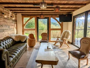 Cottage with hot tub - Image 4