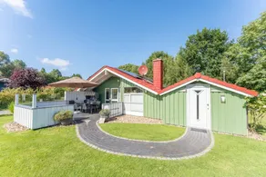 House with garden, terrace & BBQ | Lake view - Image 4