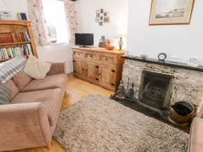 Cottage with garden - Image 3