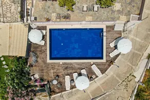 Aparthotel with terrace & pool | Sea view - Image 4