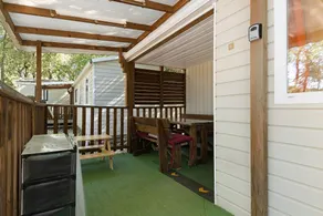 3-Bedroom Mobile Home with Air Conditioning, Shared Pool and Private Terrace - Image 2