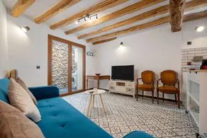 Holiday Home 'El Racó De Les Escales' with Balcony, Wi-Fi and Air Conditioning - Image 3