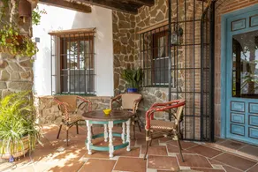 Voll ausgestattetes großzügiges Ferienhaus mit privatem Pool, Terrasse und Grill | Bergblick | Ideal für Homeoffice | Hunde erlaubt - Image 4