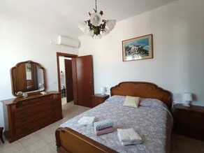 Holiday apartment with terrace & garden - Image 3