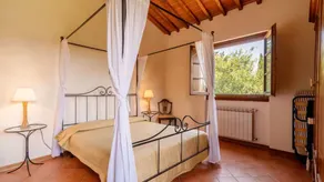 Appartamento con griglia, piscina e giardino - Image 5