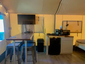 Cozy Safari Tent with Barbecue in Staples, Texas - Image 3