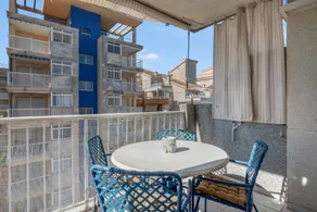 Apartment 'On Daimús Beach' with Shared Pool, Wi-Fi and Air Conditioning - Image 3