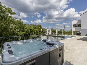 Espléndida casa vacacional totalmente equipada con jacuzzi, jardín y piscina privada | Vistas a la montaña - Image 4