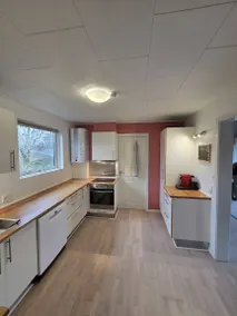Holiday home with garden, hot tub & BBQ | Water view - Image 5