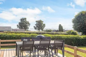 Holiday home with barbecue, terrace & garden - Image 3