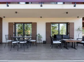 Holiday home with barbecue, sauna & jacuzzi | Mountain view - Image 4