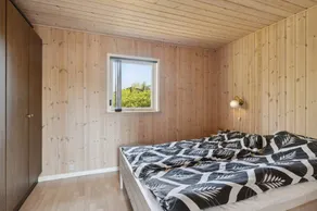 Holiday home with terrace, garden & hot tub - Image 5