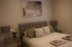 Apartment with garden - Image 2