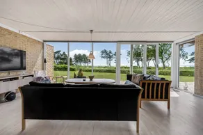 Child-friendly spacious holiday home with jacuzzi, sauna & barbecue | Sea view - Image 3