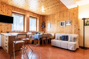 Flat with barbeque & garden | Garden view - Image 3