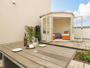 Cottage with garden & terrace - Image 3