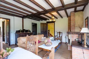 Fully equipped wonderful house with fast internet, terrace & private pool | Garden view | Perfect for remote work - Image 4