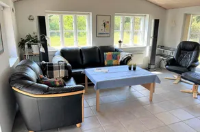 Family-oriented holiday home with sauna, jacuzzi & BBQ - Image 3