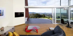 Luxury Suite Getaway with a Private Outdoor Tub near Wollongong, New South Wales - Image 2