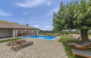 Familienorientierte Villa mit Grill und Pool - Image 4