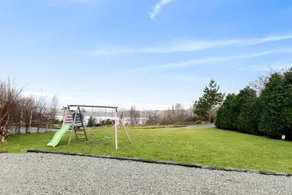 Holiday apartment with BBQ & garden - Image 2