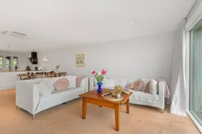 Fully equipped pleasant holiday home with hot tub, terrace & BBQ - Image 3