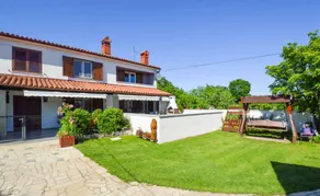 Fully equipped holiday home with private pool, terrace & barbeque | Pet-friendly - Image 4